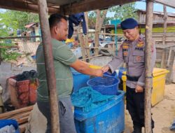 Patroli Dialogis Sat Pol Airud Polres Lhokseumawe di Pusong Lama, Imbau Nelayan Utamakan Keselamatan