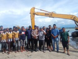 Alur Sandar Kapal Kembali Lancar, Nelayan Pusong Lama Berterima Kasih kepada Kapolres Lhokseumawe atas Bantuan Pengerukan