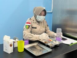 Pastikan Makanan Aman dan Bergizi, Polres Lhokseumawe Uji Food Safety di Dapur SPPG YKB