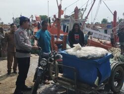 Patroli Dialogis di PPI Pusong Lama, Sat Pol Airud Lhokseumawe Imbau Nelayan Waspada Cuaca dan Jaga Kamtibmas