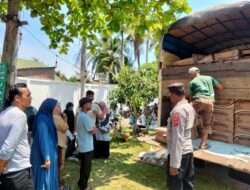 Polisi Kawal Penyaluran Beras dan Minyak Goreng untuk Warga Blang Mangat