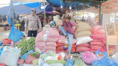 Patroli dan Monitoring Pasar Tradisional, Polsek Muara Satu Cegah Guantibmas dan Pastikan Stabilitas Harga