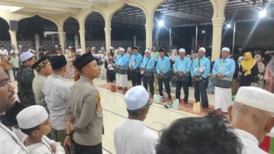 Kapolsek Syamtalira Bayu Lepas 14 Jamaah Haji, Suasana Haru Iringi Keberangkatan ke Banda Aceh