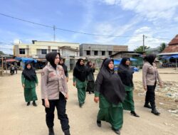 Polwan Polres Lhokseumawe dan Satpol PP/WH Aceh Utara Patroli Penegakan Qanun Syariat Islam di Samudera Geudong