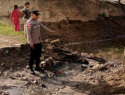 Polisi Sigap Pantau Abrasi Pasang Purnama di Muara Batu, Warga Diimbau Tetap Waspada