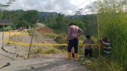 Jelang Lebaran, Polsubsektor Nisam Antara Pasang Rambu Peringatan di Jalur Rawan Longsor KKA Bener Meriah
