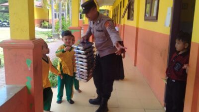 Polsek Muara Satu Kawal Penyaluran Makan Bergizi Gratis, Lebih dari 10 Ribu Porsi Disalurkan ke Pelajar dan Kelompok Rentan