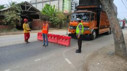 Satlantas Polres Lhokseumawe Amankan Arus Lalu Lintas Saat Perbaikan Jembatan Langa, Terapkan Sistem Buka Tutup