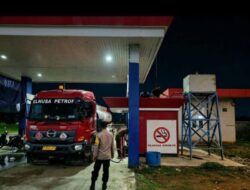 Sambangi SPBU dan Titik Rawan, Polsek Meurah Mulia Perkuat Patroli Malam Jaga Kamtibmas