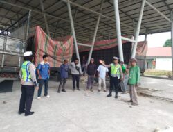 Polantas Karib Sambangi Sopir Truk, Satlantas Polres Lhokseumawe Perkuat Edukasi Keselamatan Berlalu Lintas
