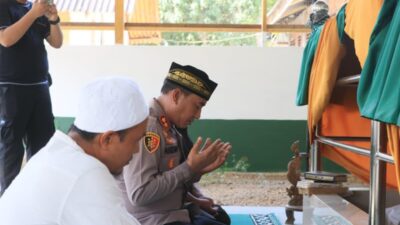 Kapolres Lhokseumawe Silaturahmi ke Dayah Cahaya Permata, Ziarah Makam Ulama Kharismatik Abu Piah Pulo Rungkom
