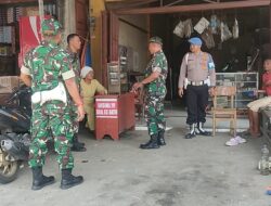 Jelang HUT ke-81 RI, Polsek Muara Satu Bersama Koramil Ajak Warga Kibarkan Bendera Merah Putih