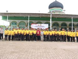 Semarak HUT RI ke-81, Polres Lhokseumawe Gelar Bakti Sosial Serentak Bersihkan Masjid Bersama Masyarakat