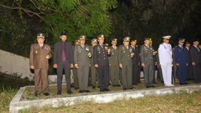 Kapolres Lhokseumawe Hadiri Apel Kehormatan dan Renungan Suci di TMP Blang Panyang