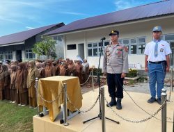 Kapolsek Muara Batu Jadi Pembina Upacara, Ajak Pelajar Jaga Etika dan Hindari Bullying