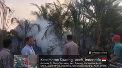 Cegah Meluas, Personel Polres Lhokseumawe Datangi Dua Lokasi Kebakaran Lahan
