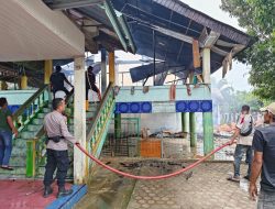 Polisi Gerak Cepat Datangi Lokasi Kebakaran Meunasah di Desa Buket