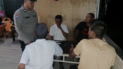 Patroli Malam, Polsek Meurah Mulia Sosialisasikan Pencegahan Karhutla kepada Warga