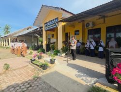 Kanit Binmas Polsek Kuta Makmur Jadi Pembina Upacara, Tekankan Disiplin dan Etika kepada Pelajar
