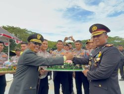 HUT TNI ke-81, Kapolres Lhokseumawe Berikan Kue Ulang Tahun kepada Danrem 011/Lilawangsa
